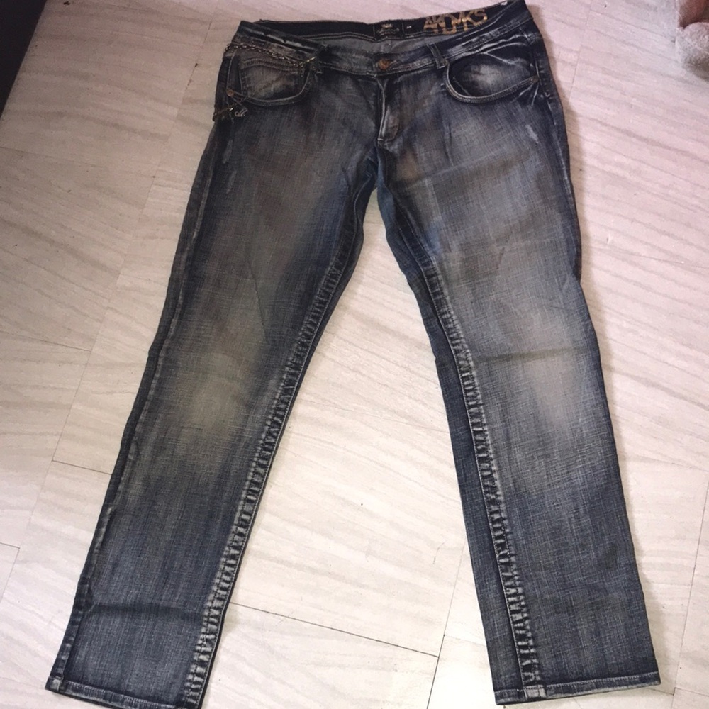 Jeans - Picture 1 of 5